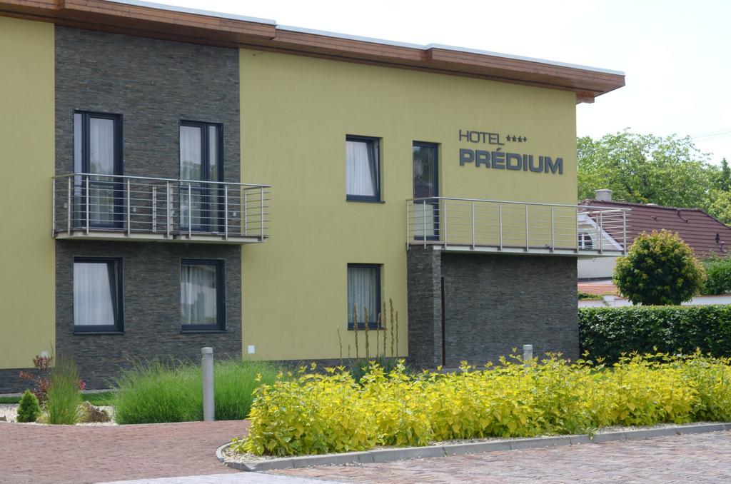 Hotel Predium Vráble Exterior foto